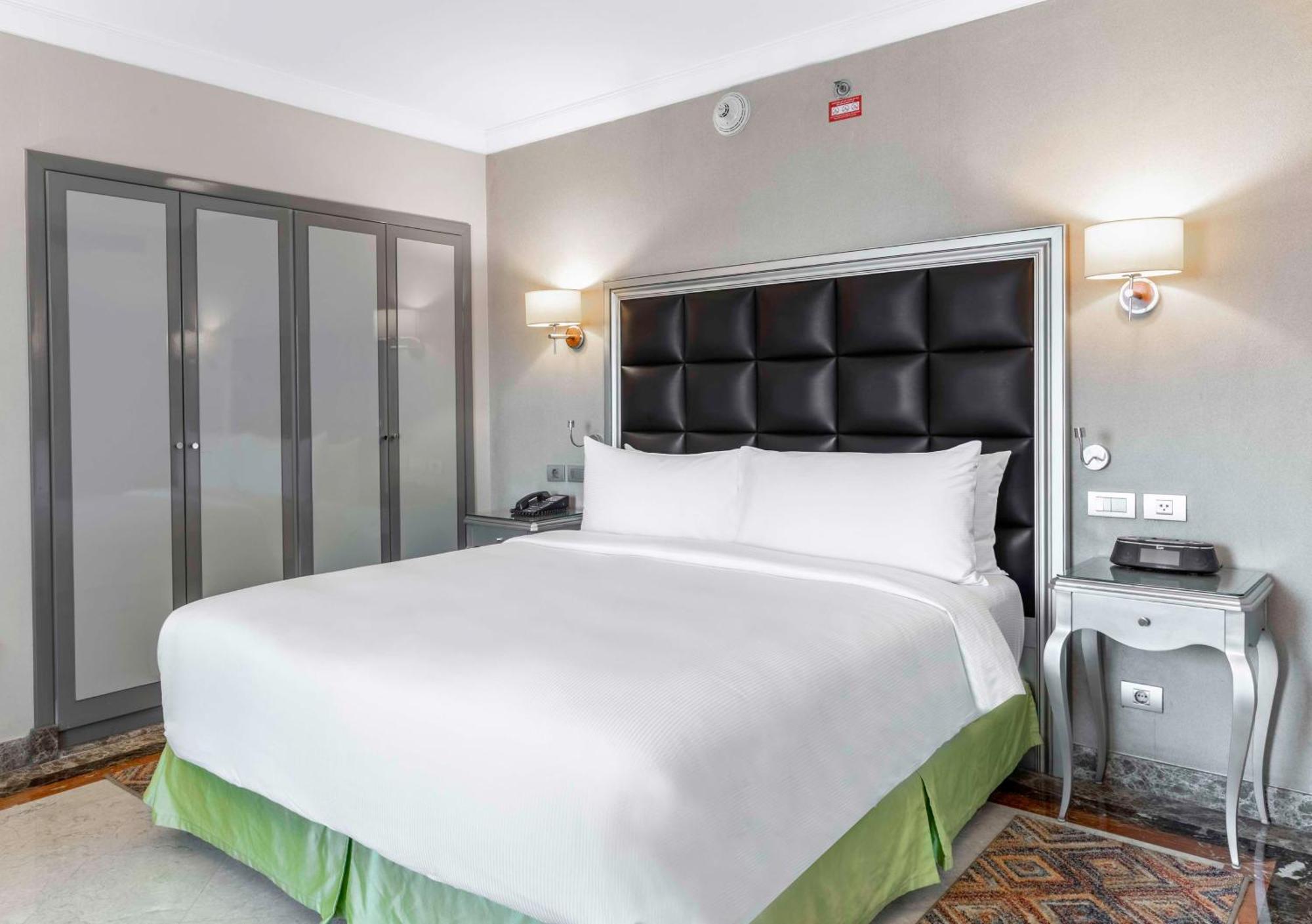 ฮิลตัน อเลกซานเดรีย คอร์นิช Hotel อเล็กซานเดรีย ภายนอก รูปภาพ A bedroom at the hotel