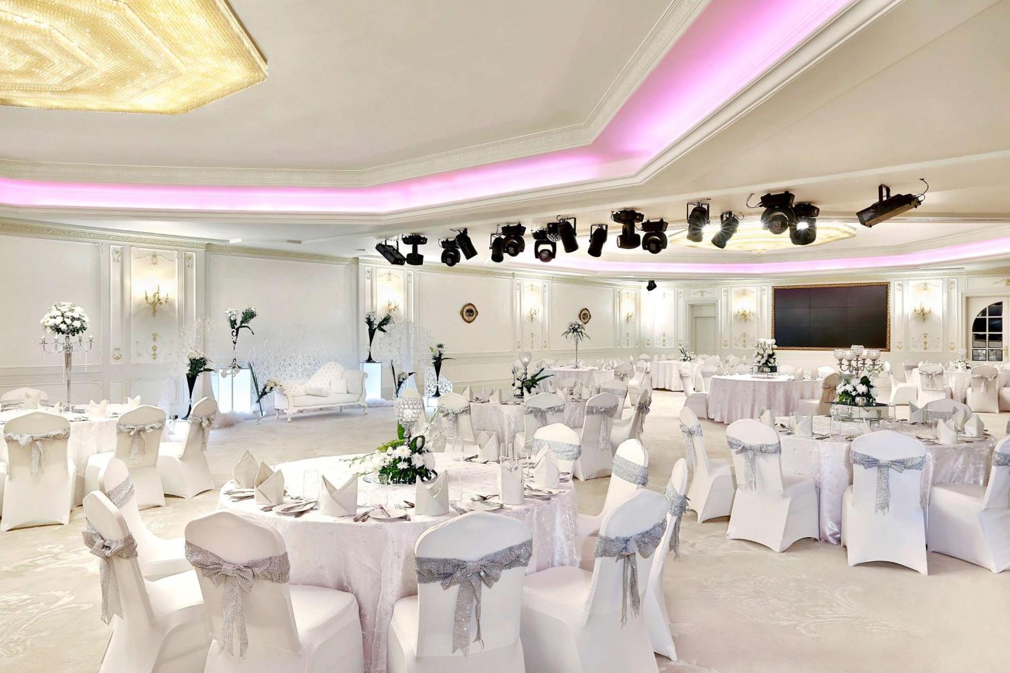 ฮิลตัน อเลกซานเดรีย คอร์นิช Hotel อเล็กซานเดรีย ภายนอก รูปภาพ A wedding reception